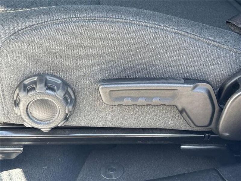 2024 Jeep Wrangler Sahara 4xe photo 19