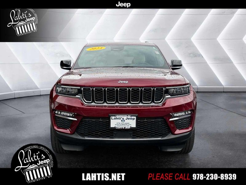 2023 Jeep Grand Cherokee Limited photo 2