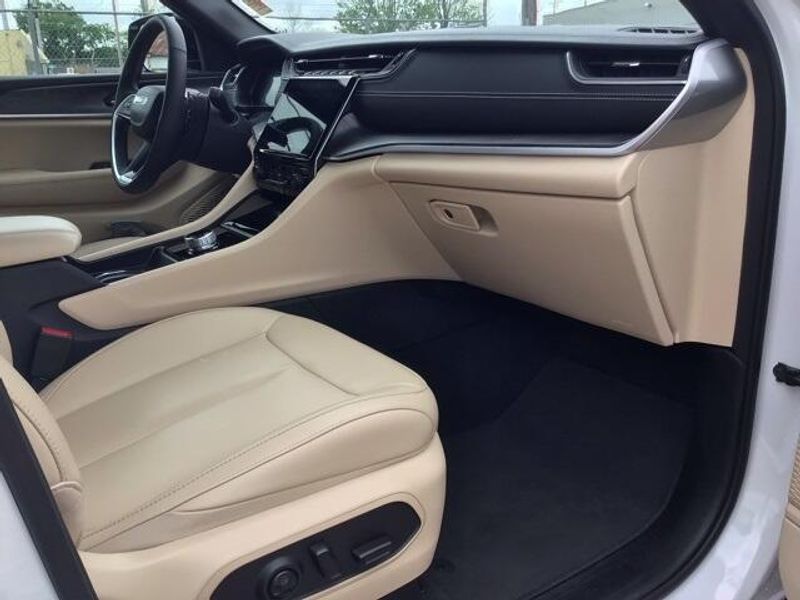 Used 2024 Jeep Grand Cherokee LimitedImage 18