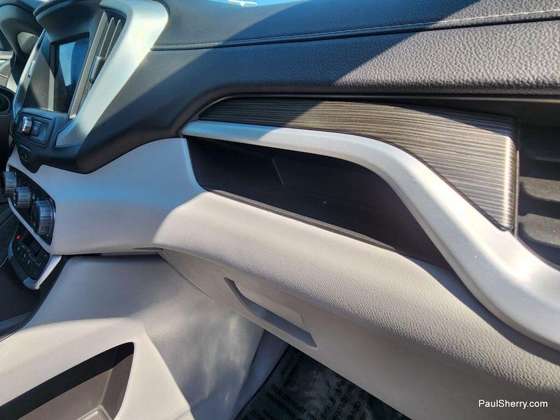 Used 2023 GMC Terrain SLE