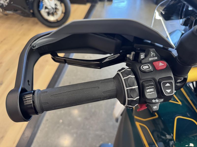 2025 BMW R 1300 GS - OPTION 719 - AURELIUS GREEN METALLIC 