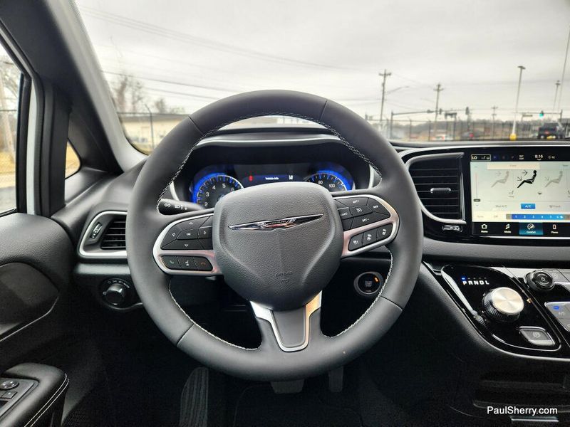 New 2026 Chrysler Voyager Lx