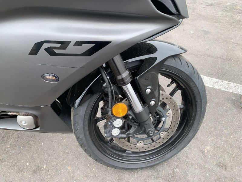 Used 2024 Yamaha YZF-R7 Image 16
