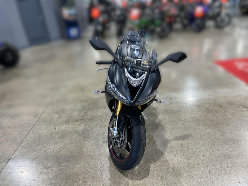 2017 Triumph DAYTONA 675 R Image 23
