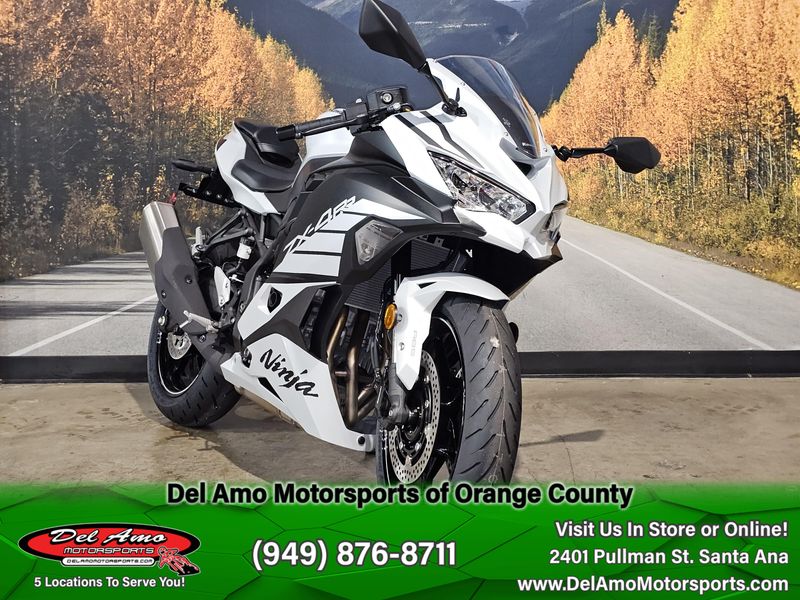 New 2025 Kawasaki NINJA ZX-4RR ABS Image 2