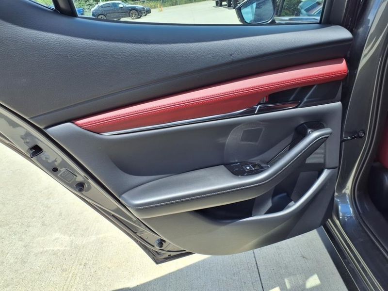 Used 2024 Mazda Mazda3 Hatchback 2.5 S Premium PackageImage 15