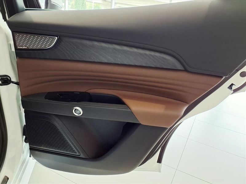 New 2025 Maserati Grecale Image 12