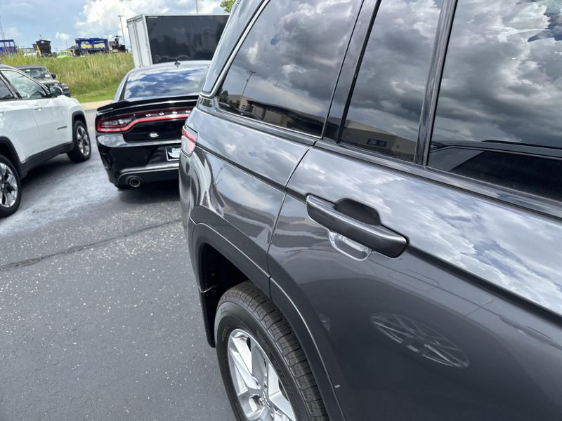 New 2025 Jeep Grand Cherokee Laredo X 4x4Image 6