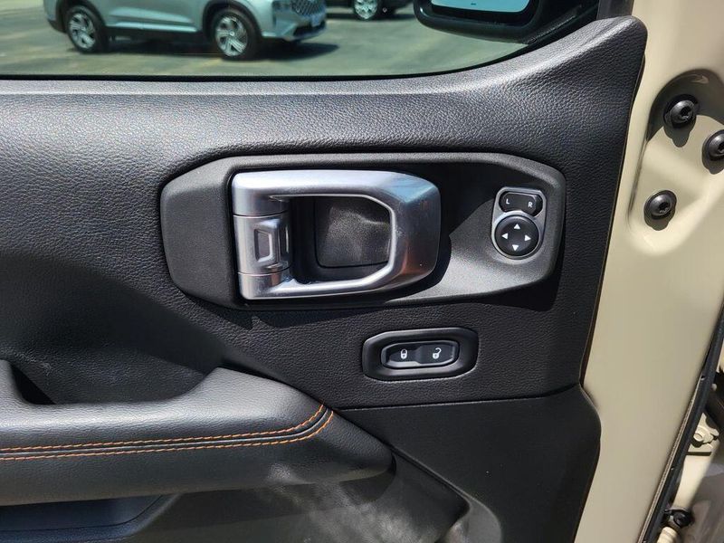 2020 Jeep Gladiator MojaveImage 27
