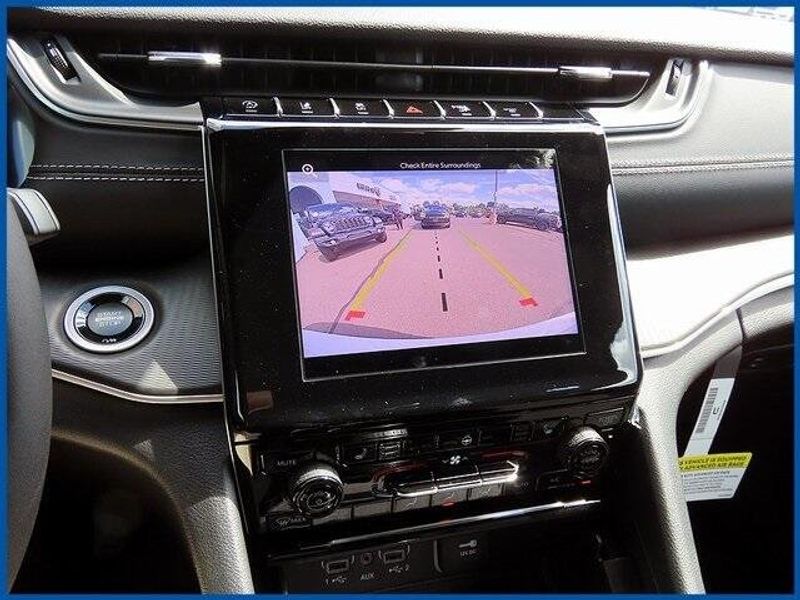 New 2025 Jeep Grand Cherokee Altitude XImage 19