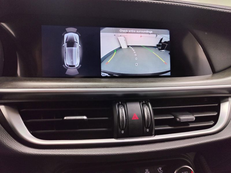 2023 Alfa Romeo Stelvio Ti Premium AWD w/Activ AsstImage 24