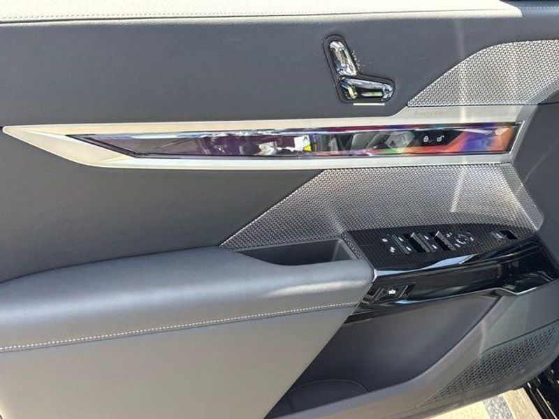 New 2026 BMW 7 Series 750e xDriveImage 15