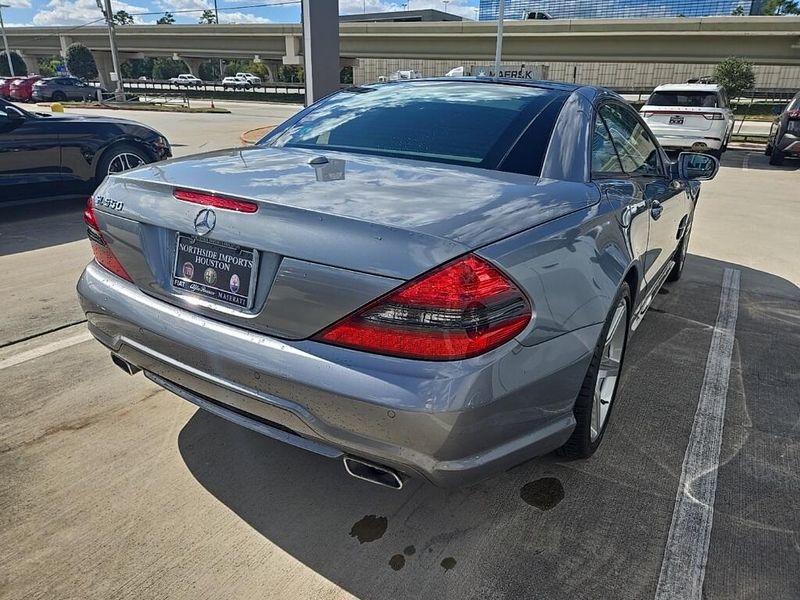 Used 2011 Mercedes-Benz SL-Class SL 550Image 3