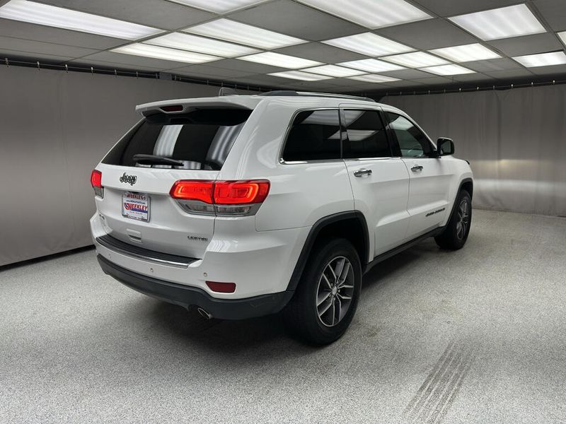 Used 2017 Jeep Grand Cherokee LimitedImage 4