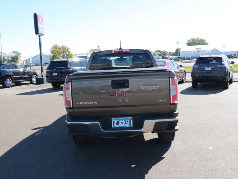 2015 GMC Canyon SLE 4x4 4dr Crew Cab 5 ft. SBImage 6