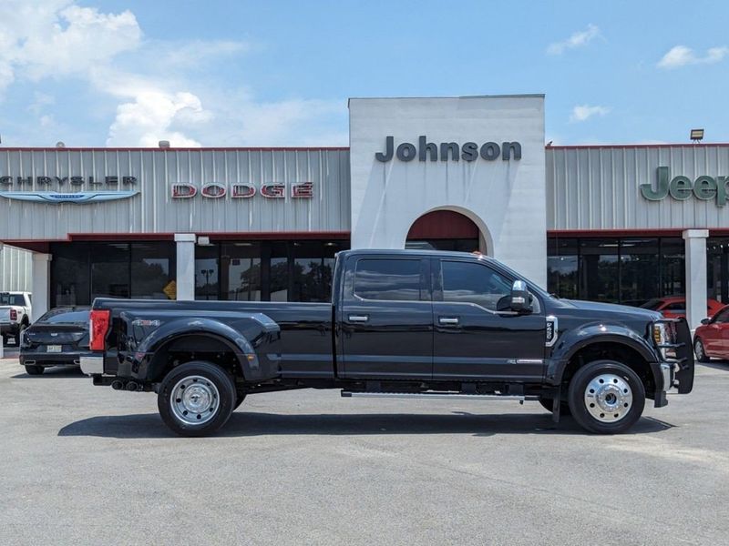 2019 Ford F-450 XLT in a Agate Black Metallic exterior color and Medium Earth Grayinterior. Johnson Dodge 601-693-6343 pixelmotiondemo.com 