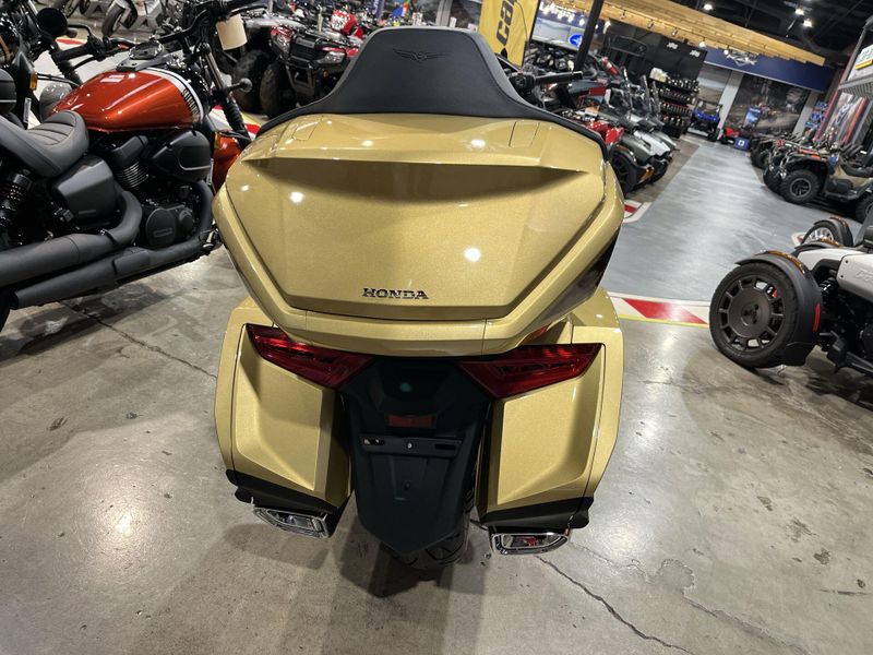New 2025 Honda GOLDWING TOUR DCT Image 19