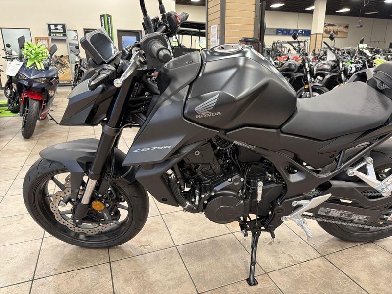 New 2025 Honda CB750 HORNET Image 24