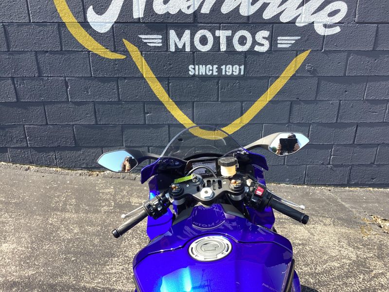 Used 2023 Yamaha YZF R1 