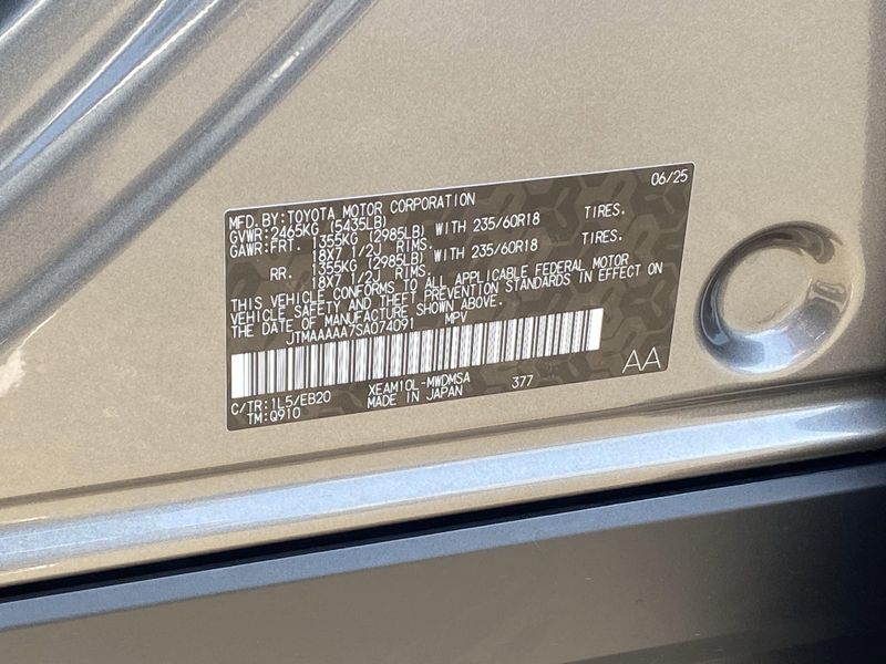 New 2025 Toyota bZ4X XLEImage 20