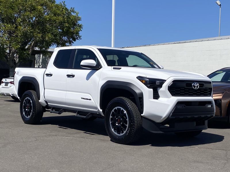 New 2025 Toyota Tacoma TRD Off Road HybridImage 2