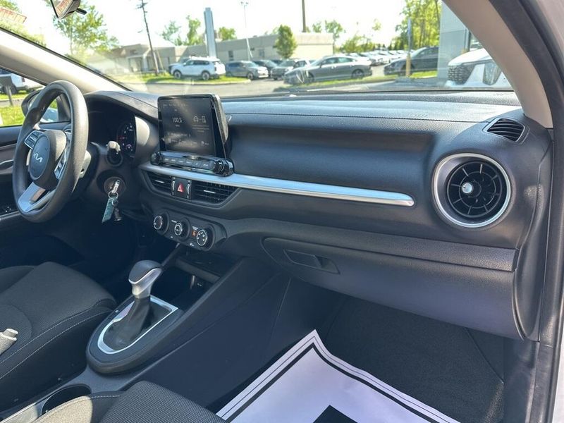 2023 Kia Forte LXSImage 17