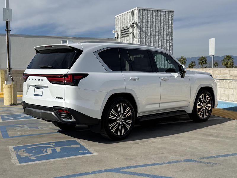 New 2026 Lexus LX 600 LuxuryImage 11