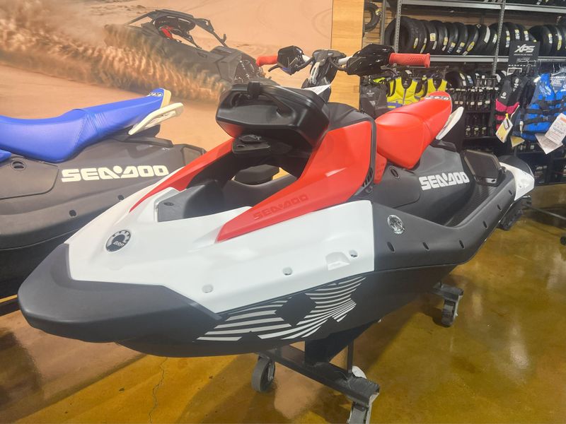 New 2025 Sea-Doo SPARK FOR 3 90 TRIXX (SOUND SYSTEM) Image 1