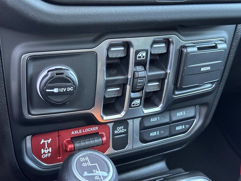 New 2026 Jeep Gladiator Mojave 4x4