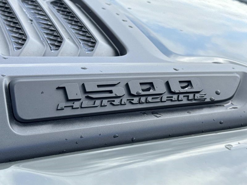 New 2026 RAM 1500 Laramie Crew Cab 4x2 5'7' Box