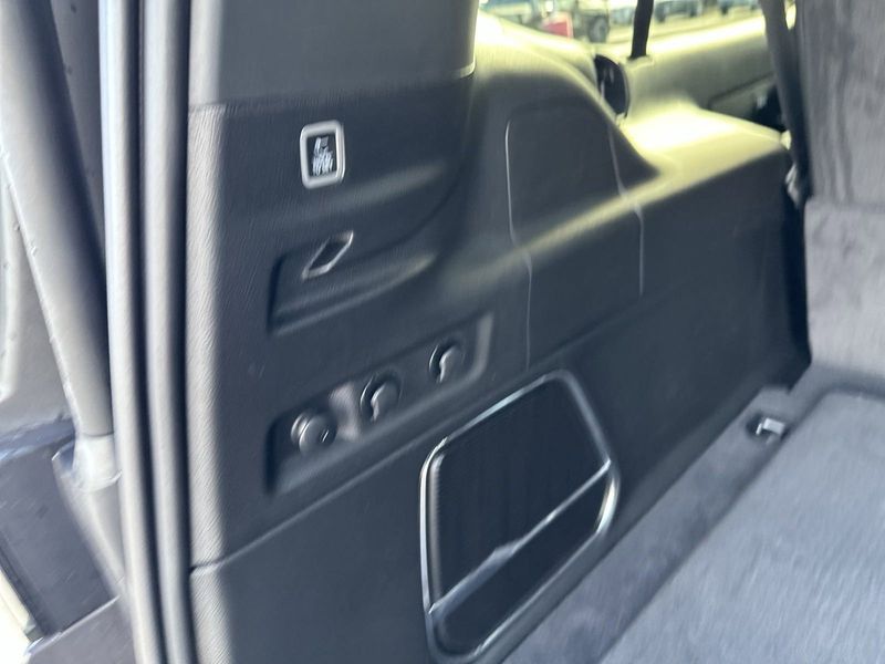 2023 Wagoneer L Carbide 4X4Image 10