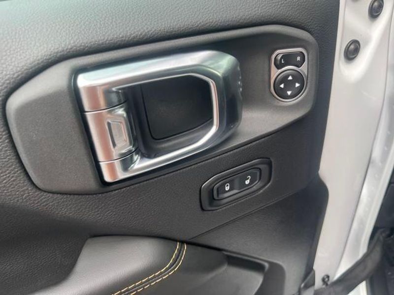 New 2025 Jeep Gladiator High Tide 4x4