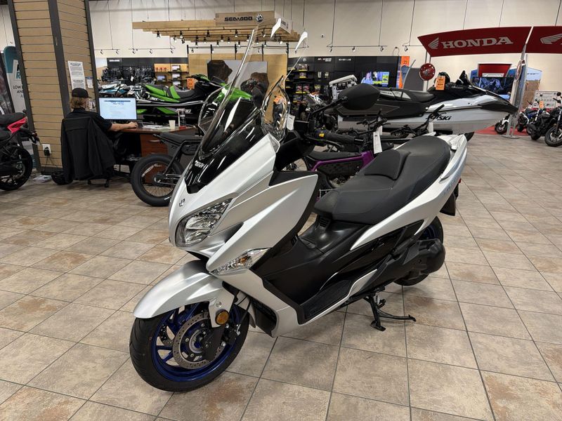 Used 2024 Suzuki Burgman 400 Image 13