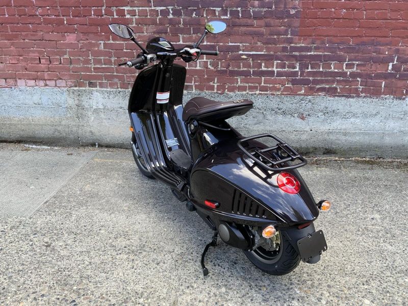 New 2026 Vespa 946 HORSE 