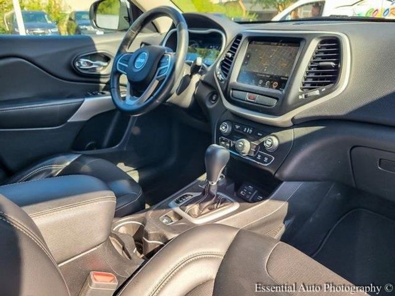 2018 Jeep Cherokee Latitude photo 16