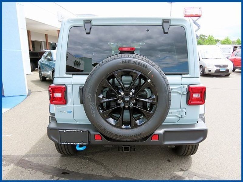 2024 Jeep Wrangler 4xE Sahara 4xeImage 6