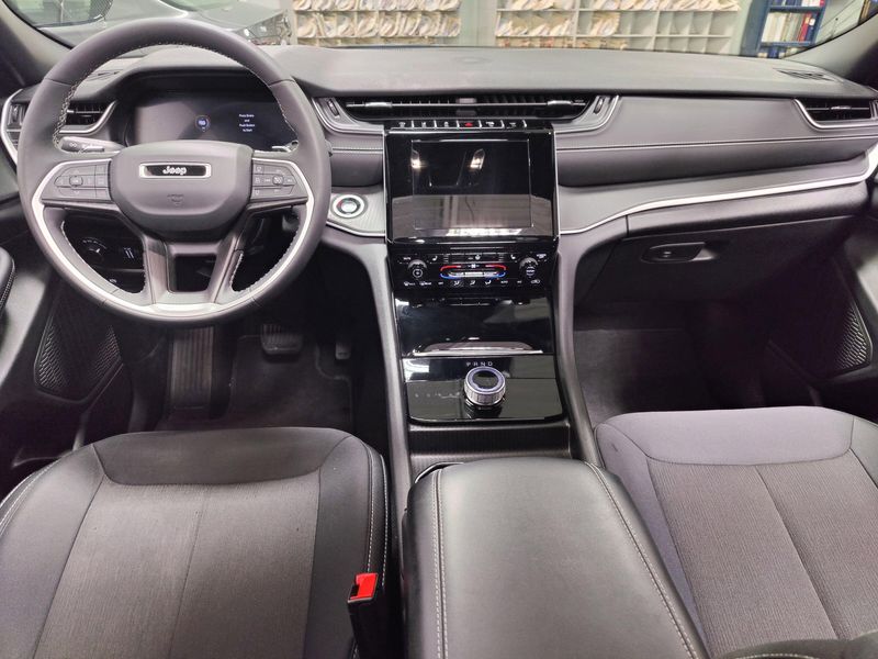 2024 Jeep Grand Cherokee L Laredo X 4x4 w/Sunroof/Lux TechImage 20