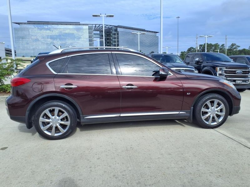 2017 INFINITI QX50 BaseImage 12