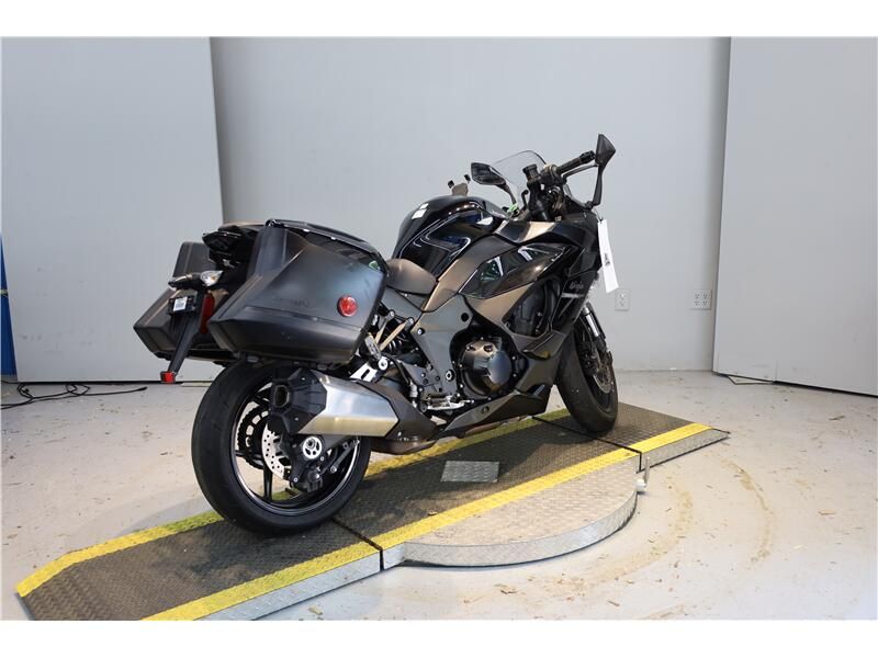 Used 2021 Kawasaki NINJA 1000 Image 3