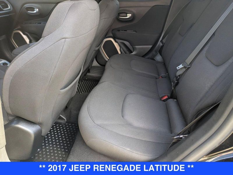 2017 Jeep Renegade Latitude North Edition photo 25