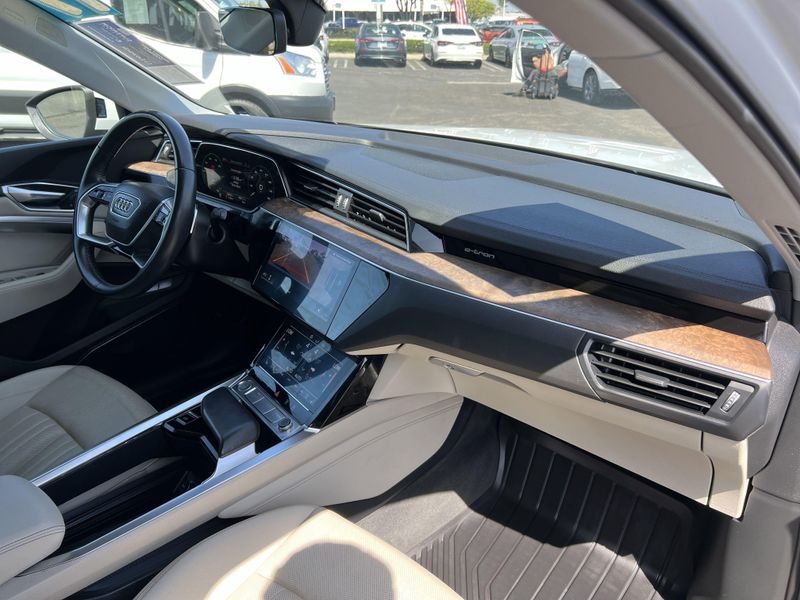 Used 2019 Audi e-tron Premium PlusImage 31