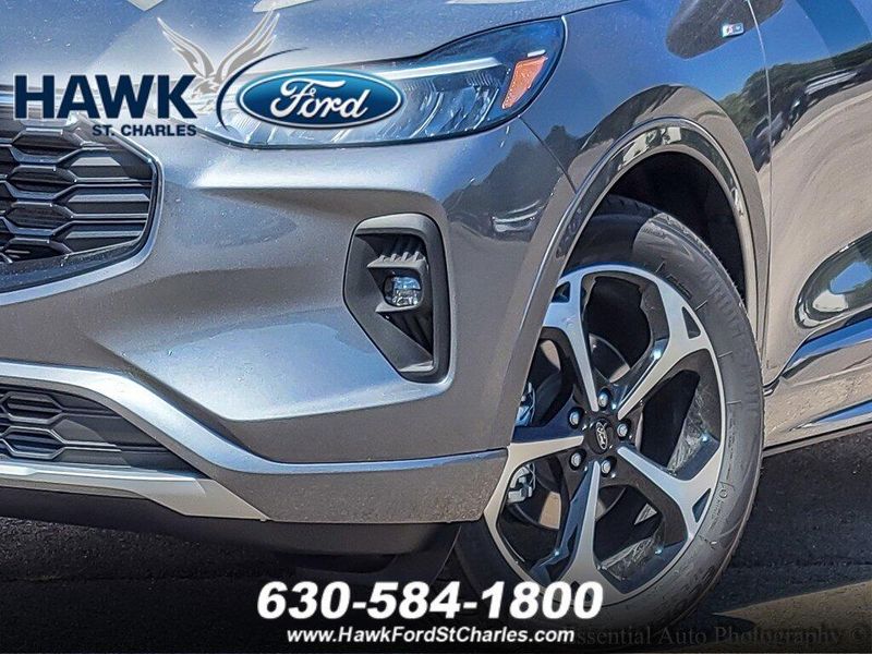 2024 Ford Escape ST-Line Select photo 2
