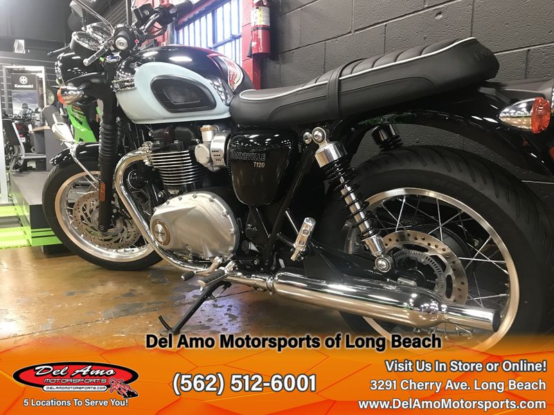 2023 Triumph BONNEVILLE T120 CHROME EDITION  in a CHROME/MERIDEN BLUE exterior color. Del Amo Motorsports of Long Beach (562) 362-3160 delamomotorsports.com 