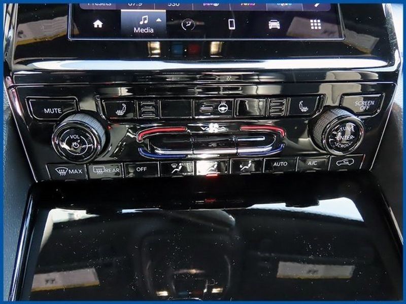 2023 Jeep Grand Cherokee LaredoImage 22