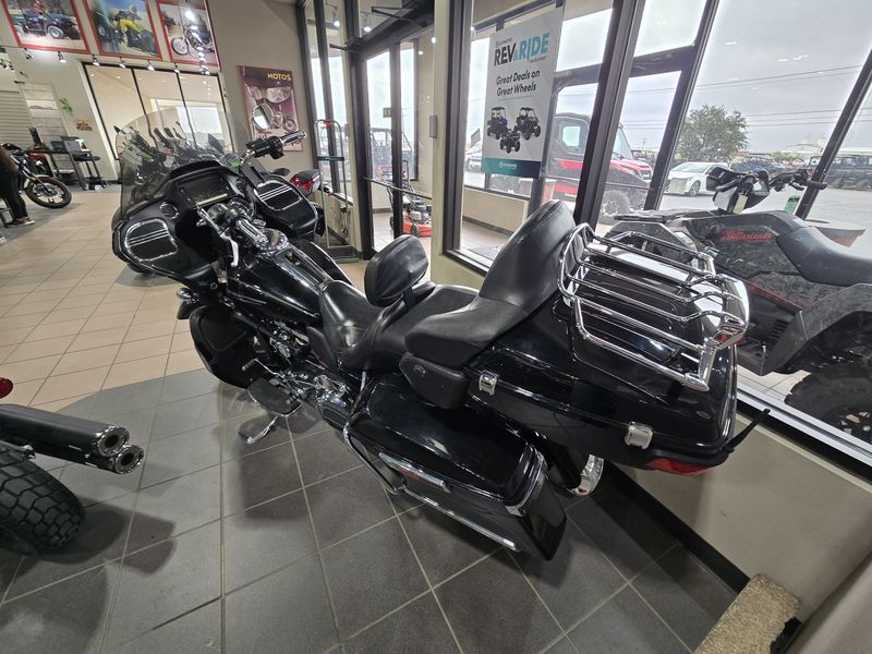2017 Harley-Davidson ROAD GLIDE ULTRA LIMITED Image 22