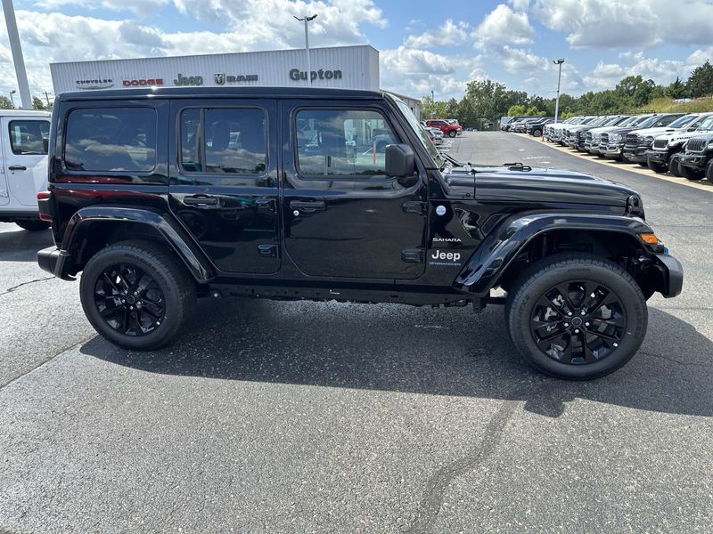 2024 Jeep Wrangler 4-door Sahara 4xeImage 7