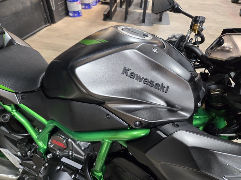 NEW 2026 KAWASAKI Z900 SE ABS Image 13