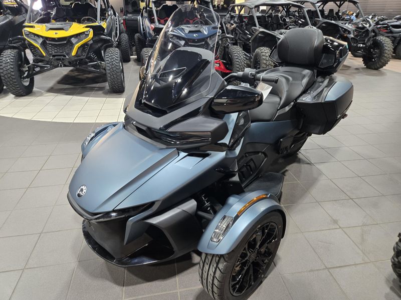 2025 Can-Am SPYDER RT LIMITED MINERAL BLUE WITH DARK ACCENTSImage 4