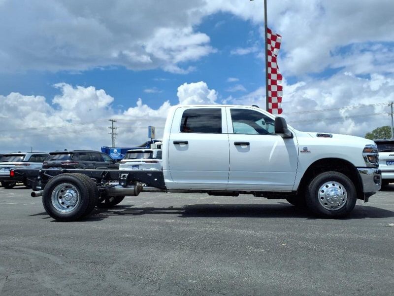 2026 Ram 3500 Tradesman photo 3