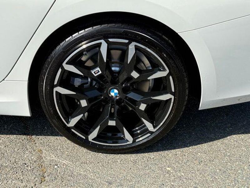 Used 2025 BMW 3 Series 330i xDriveImage 13